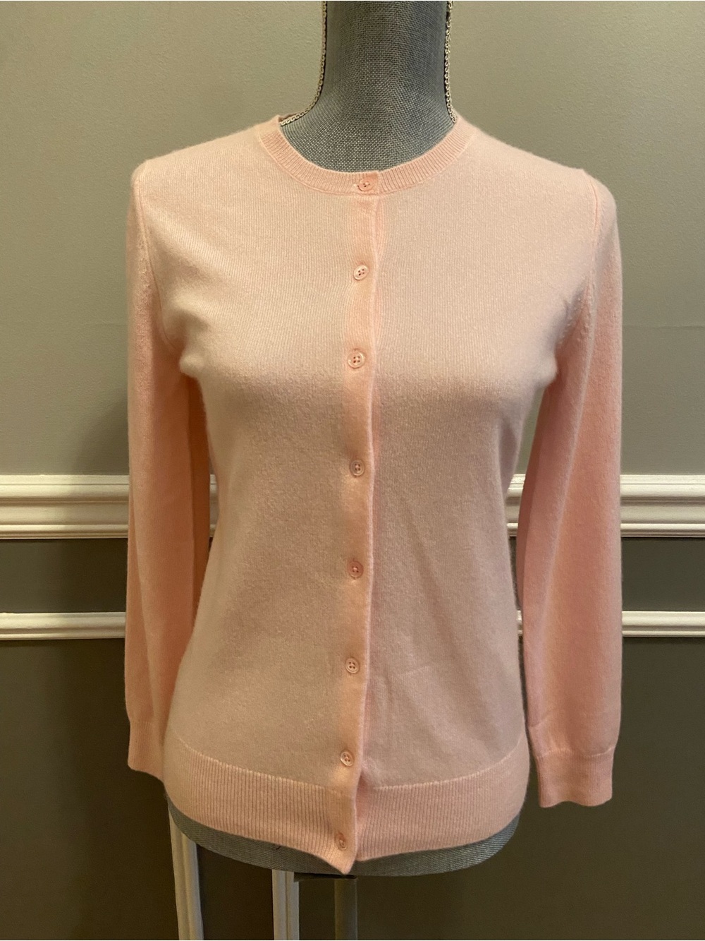 Petal Pink 100% Cashmere Sweater Women’s Size Small Long Sleeve Button Up NEW